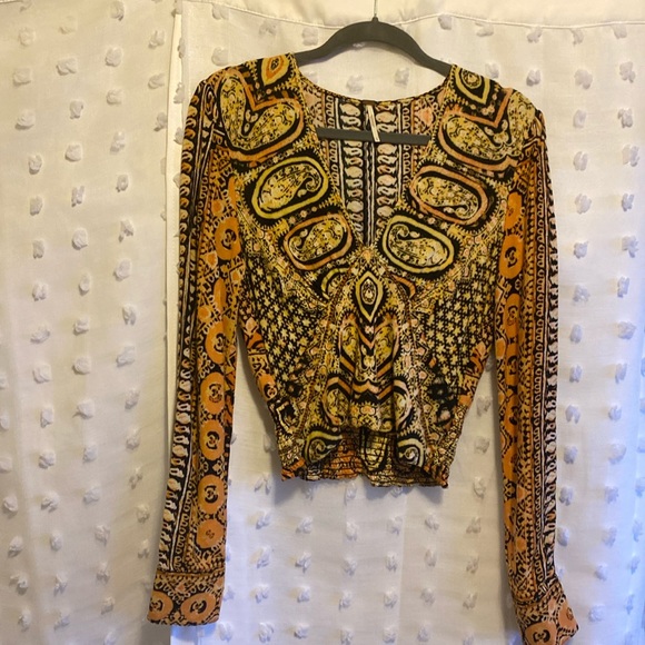 Free People Tops - Free People V neck tribal print top.